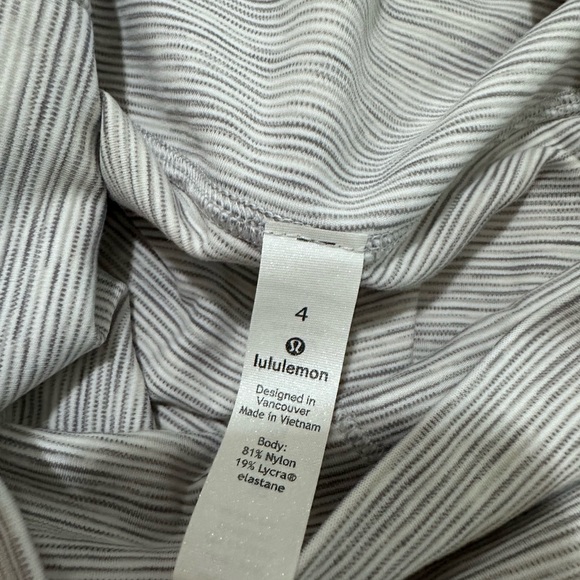 Lululemon Wunder Under High Rise 25’ - Picture 3 of 4